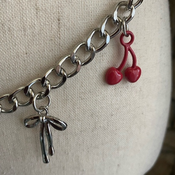 NWT-BETSEY JOHNSON-WOMENS SILVER AND PINK CHAIN BELT WITH CHARMS-SIZE M/L - Picture 5 of 15